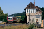 2. Juli 2006. 628 605. Laucha an der Unstrut. . Sachsen-Anhalt / Ausfahrt der RB 26988 nach Nebra aus dem Bahnhof Laucha.