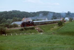 12. Juni 1988. 86 1333. Penig. Thierbach. Sachsen / 86 1333 mit P 19740 nach Rochlitz kurz nach Abfahrt vom Haltepunkt Thierbach-Zinnberg. Die reguläre Zuglok wurde am Schluss mitgeführt.